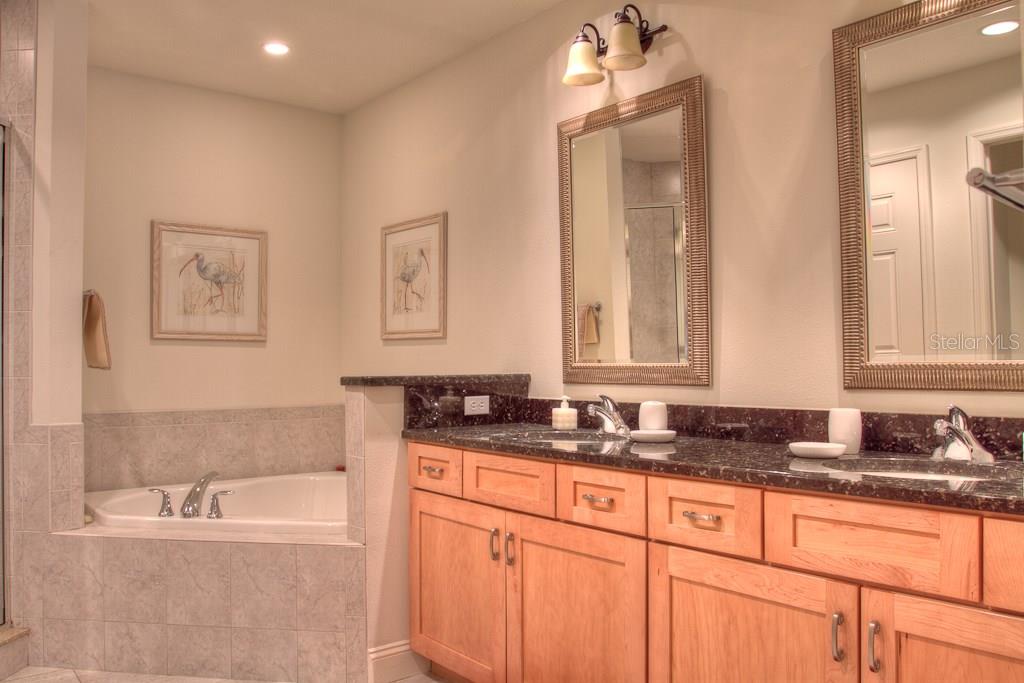 7710  LAKE VISTA CT  #205,LAKEWOOD RANCH,34202