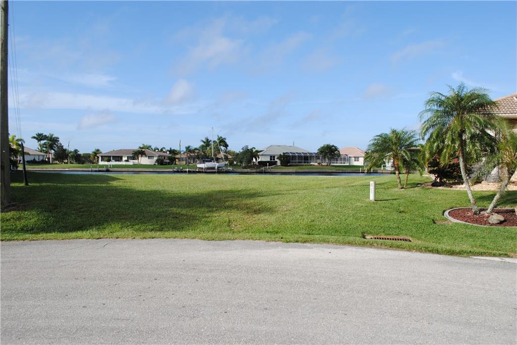 300  SEGOVIA DR ,PUNTA GORDA,33950